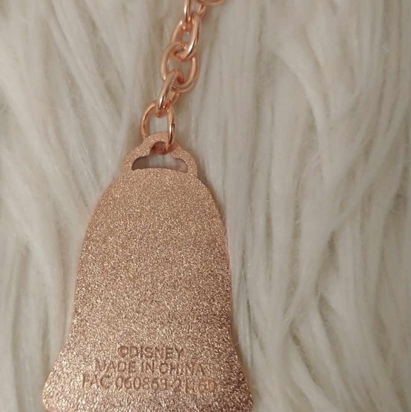 💖FIRM! NWT DISNEY PARKS BEAUTY AND THE BEAST BELLE ENCHANTED ROSE BAG CHARM/KEY - Picture 5 of 7